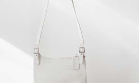 sac à main en cuir blanc